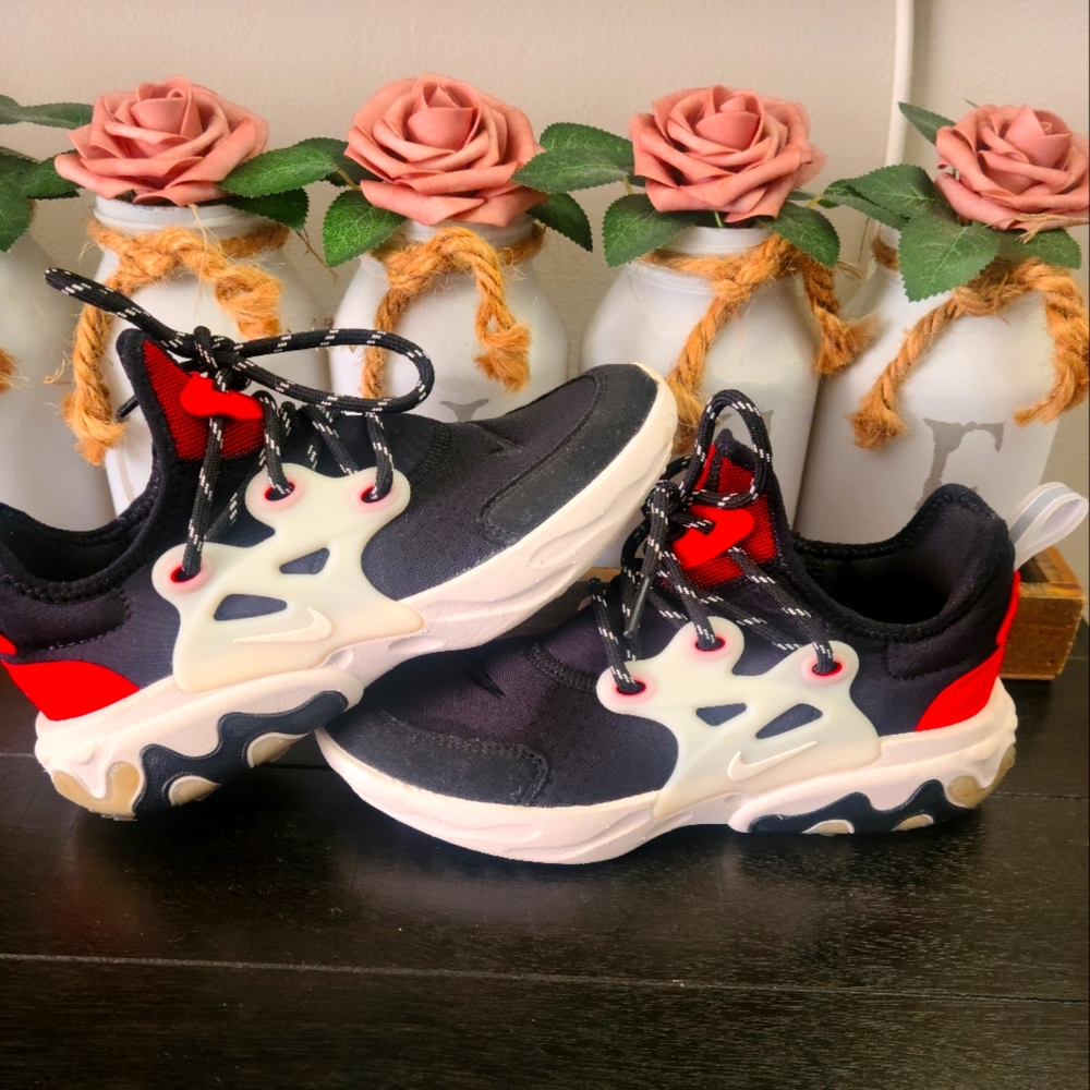 Nike React Presto Youth size  3.5 or women 3.5